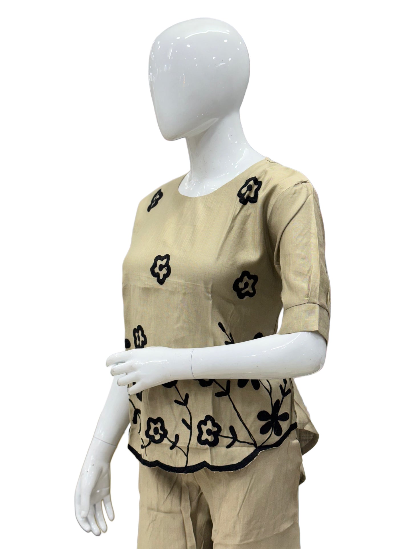 Fabulous Resham Thread Work Linen Co-Ords Set