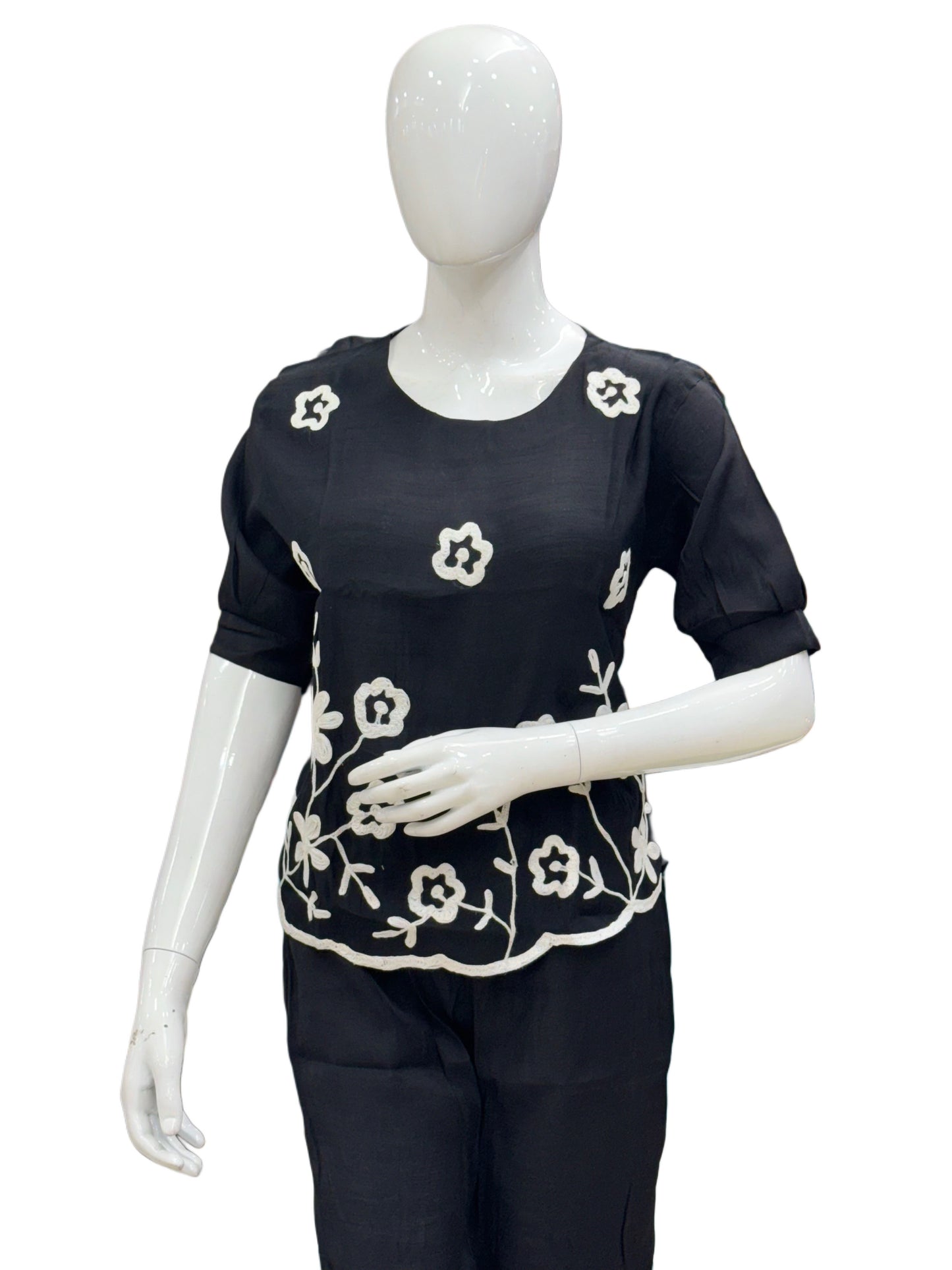 Fabulous Resham Thread Work Linen Co-Ords Set